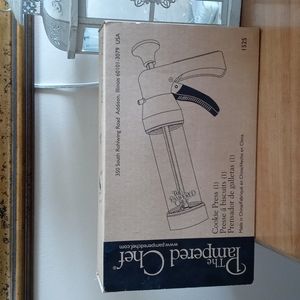 Pampered chef cookie press